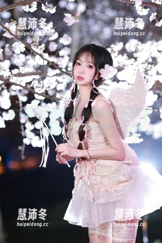 吃瓜网址 甜甜的黑瓜免费送!快来“吃瓜网址”分享快乐吧